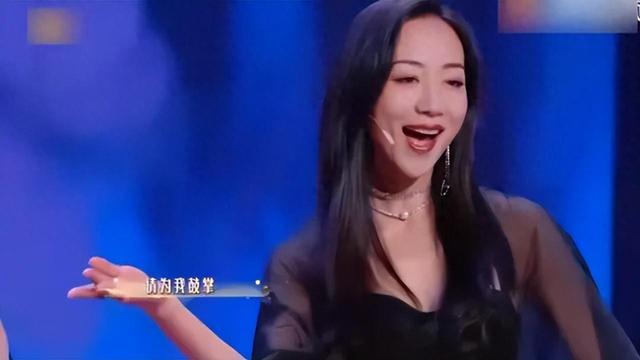 韩雪与59岁老公在香港与好友聚餐被偶遇，网友：夫妻俩罕见同框