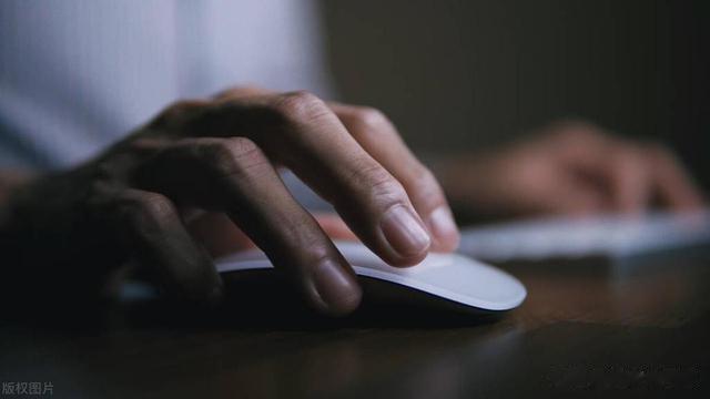 大厂员工吐槽:公司最近新招一批35左右的,这帮人天天卷到八点多