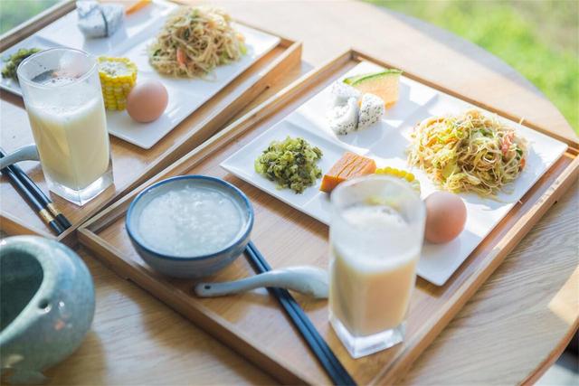 早餐最忌吃这5种低质碳水，热量高营养低，跑步一小时才能消耗