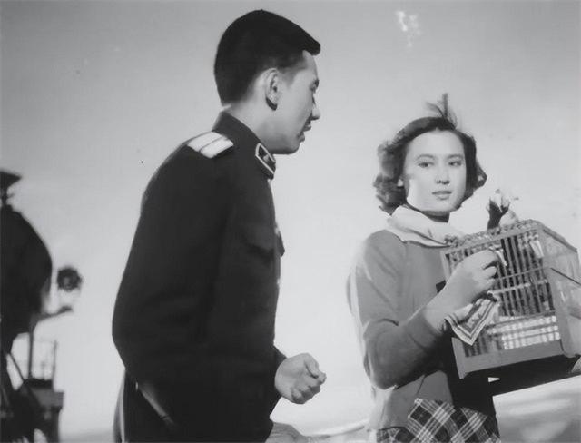 向梅：因长相洋气无戏可拍，被调到服装间做主任，40多岁才成名