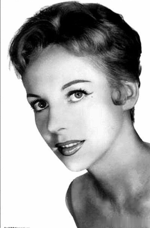 她就是阿兰德龙的初恋,无意间把他带了进电影圈,却永远失去了他