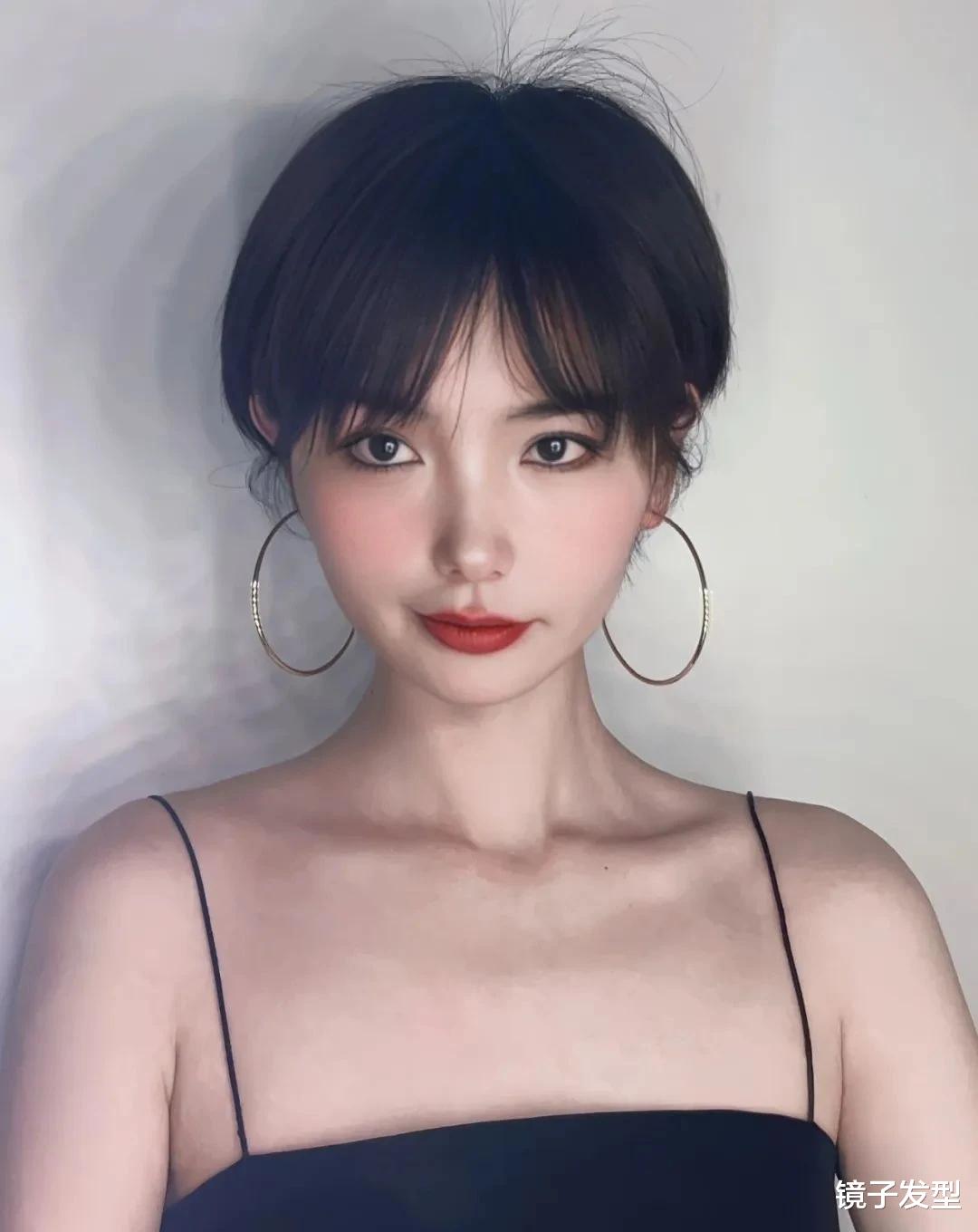 高颜值挂耳短发:利落时尚的精致之选