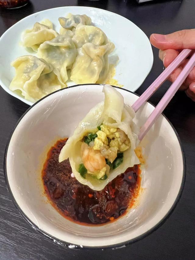 好吃不如饺子,嫂子包的饺子,好吃又美味的饺子。