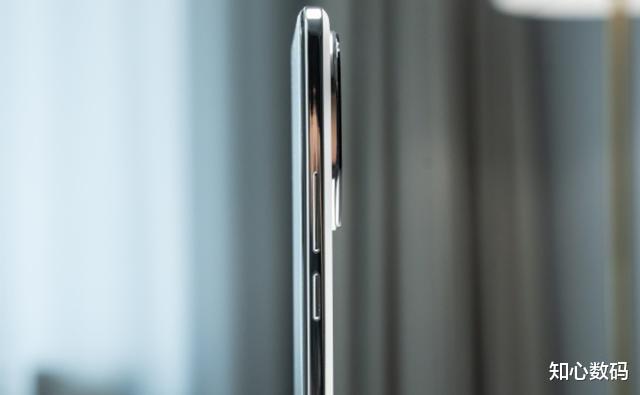 榮耀果斷“發(fā)飆”，256GB降到1438元，高配旗艦淪為千元機