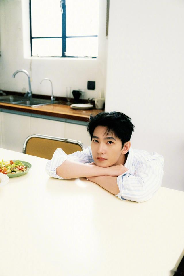 4.30娱乐瓜\uD83C\uDF49:肖战杨紫刘宇宁杨洋赵丽颖千玺周雨彤