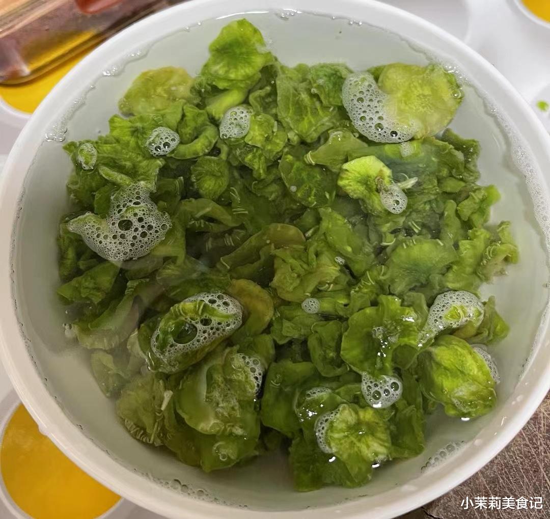 4月大量上市，1元1斤，遇到买20斤晒干炒肉吃，比新鲜的好吃多了