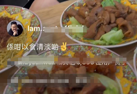 港星林雪近况引争议，满头白发脸成酱紫色，满脸脂肪粒仍暴饮暴食