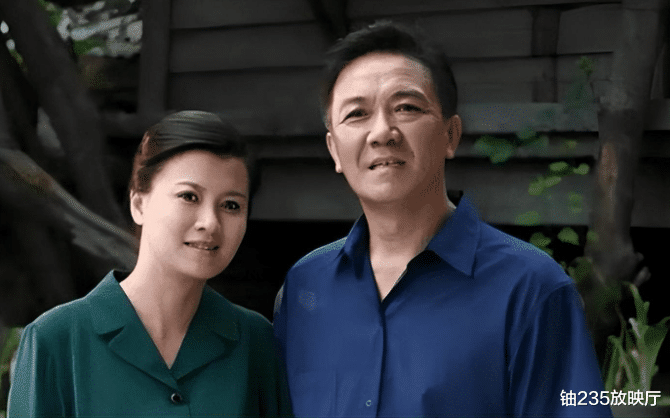 李幼斌:凭《亮剑》大火,抛妻弃子再组家庭,儿子报复让他抱憾