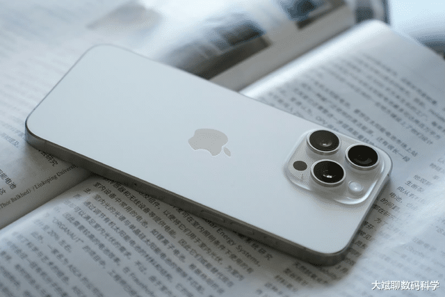 iPhone 15 Pro Max用了一年，值得买，又不值得买