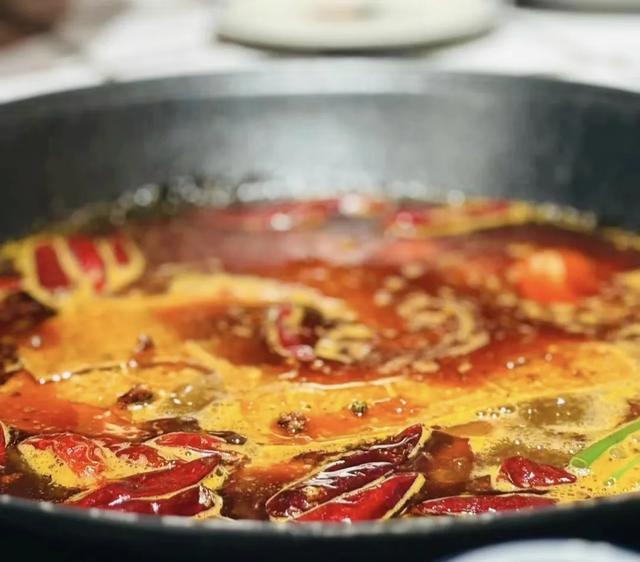 火锅店4大暗语：帮涮菜、取空盘、送果盘、问加汤，不懂就被套路