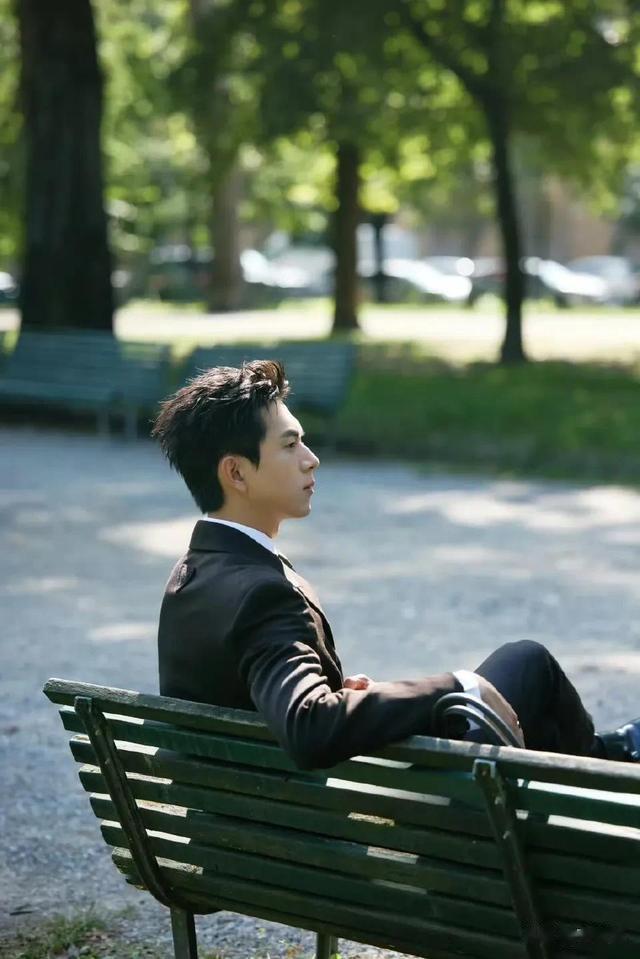 跨年晚会一夜，最帅男艺人洗牌，酷盖登顶，于适第9嘉伦第8李现6