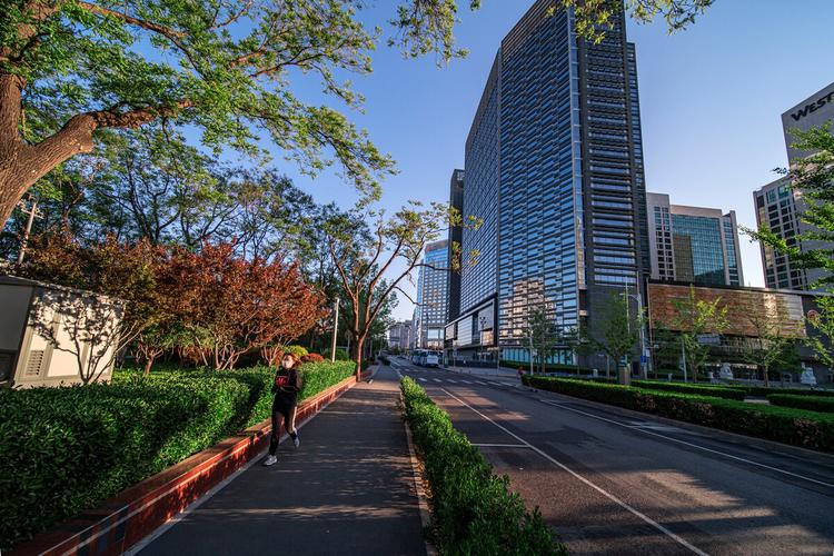 中年必看！收入再少也要存下这几笔钱，太现实了