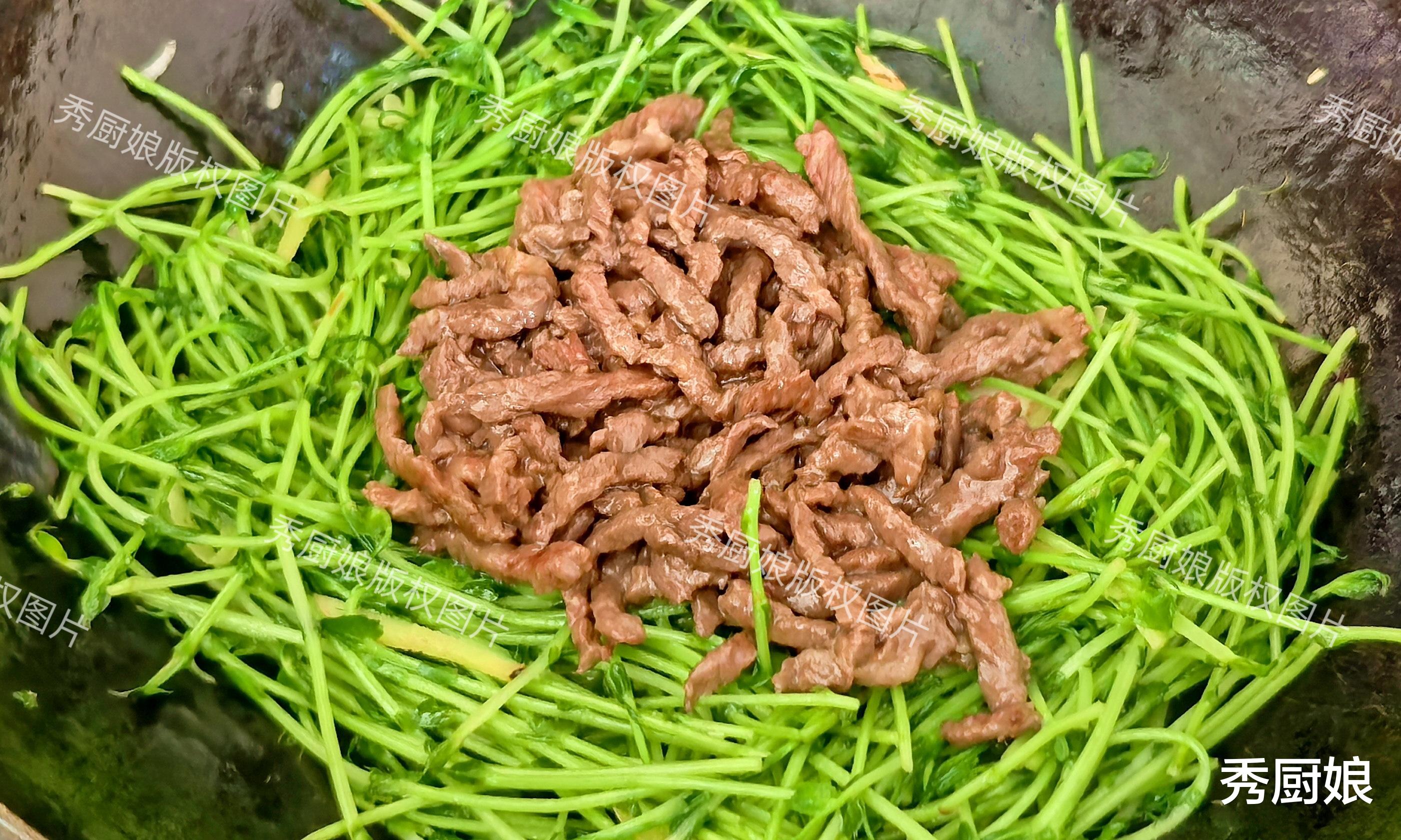 夏天这菜使劲吃，3块一把的“菜中人参”，随手一炒，营养又好吃