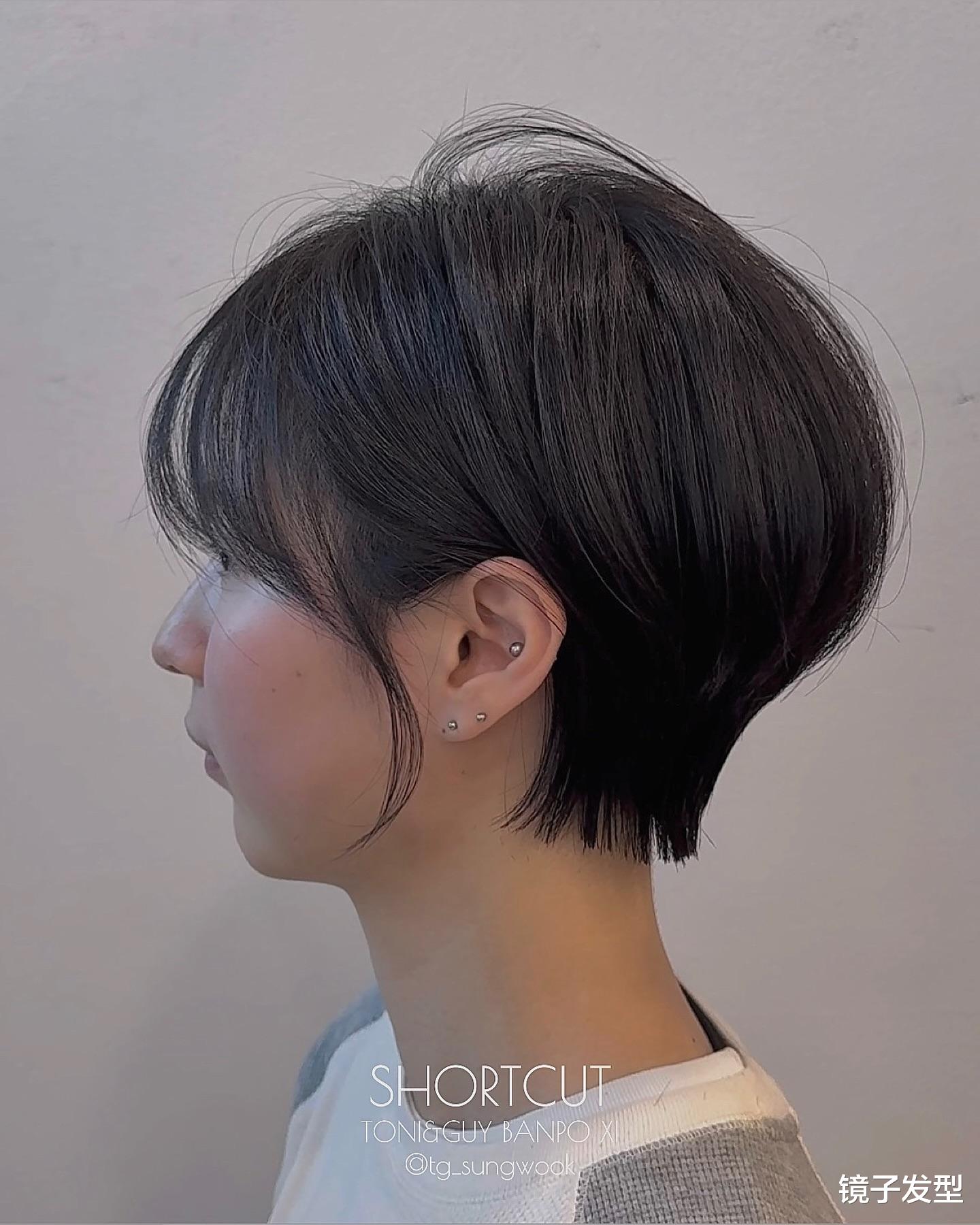 最火立体短发来了，饱满后脑勺可挂耳，很适合头型扁平的女士