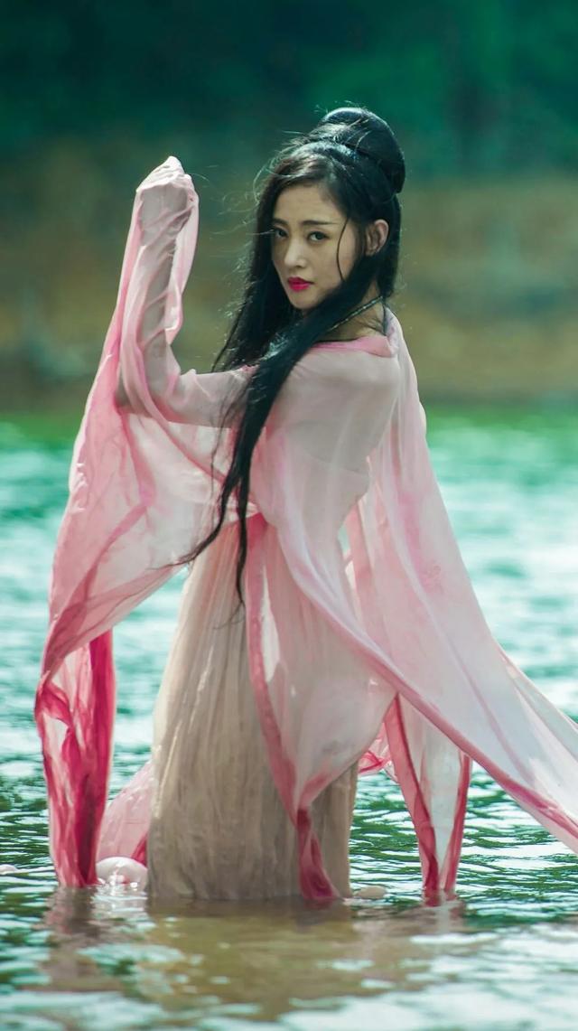 张天爱：斩男女神