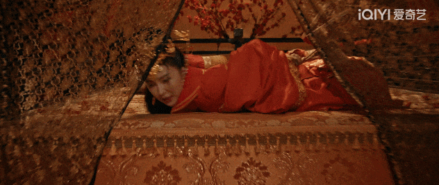 成龙曾钦点的女一号，也下海了