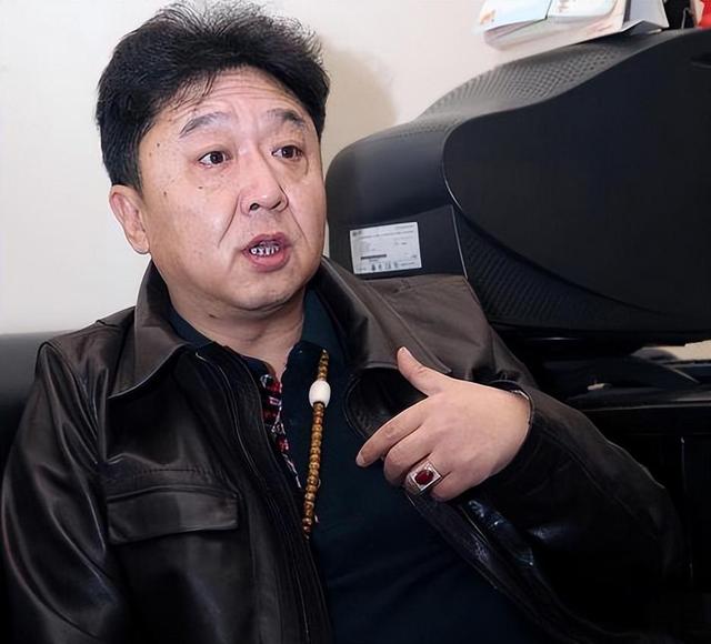 看了如今德云社和岳云鹏的乱象,终于明白,于谦才是真正的聪明人