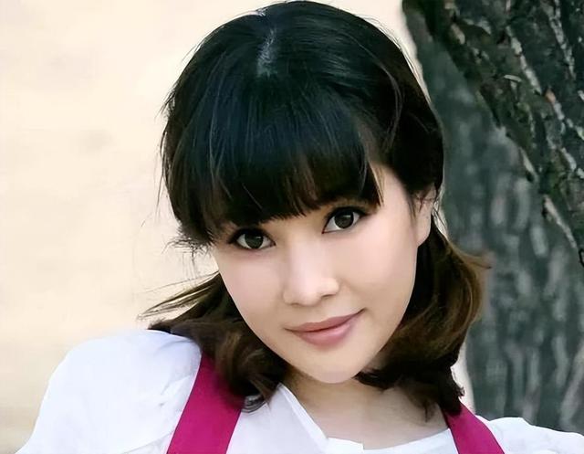 18年后再看袁茵,才知道她当年为啥离开侯耀文,转身嫁给了戴志诚