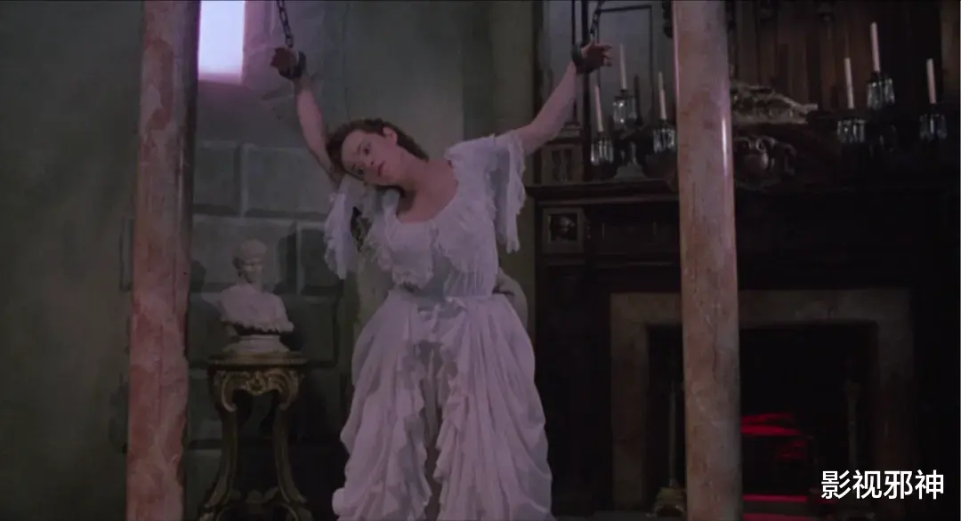 古早版「林中小屋」,尺度逆天