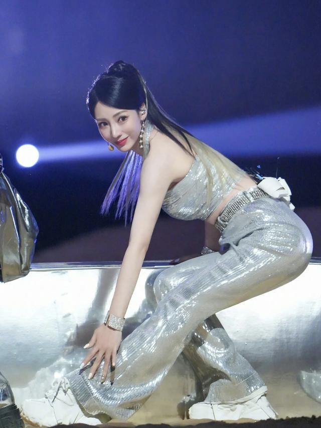 柳岩|柳岩 综艺节目现场，乘风破浪的姐姐！