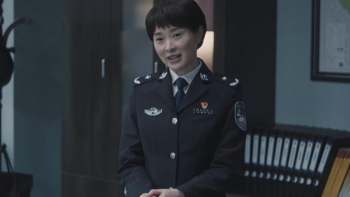 积压4年，播4集拿下8.3分，豆瓣好评不断，王劲松选对剧本抽中王炸