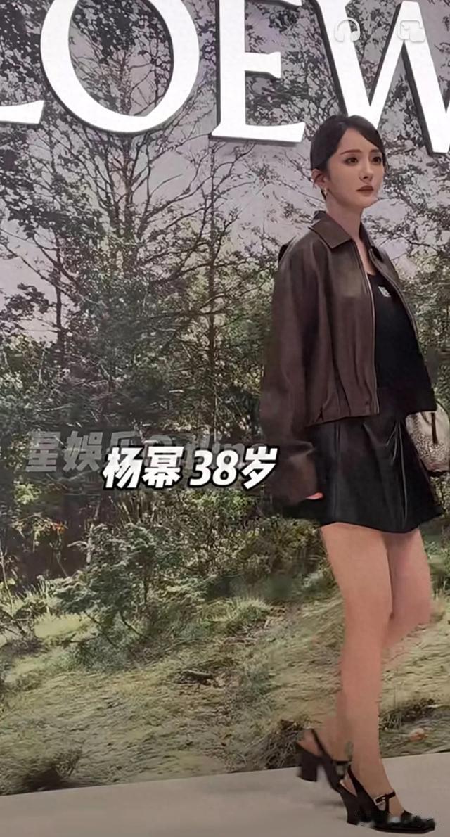 杨幂最新线下活动，网友的评论亮了这就是时尚女帝的影响力吗？
