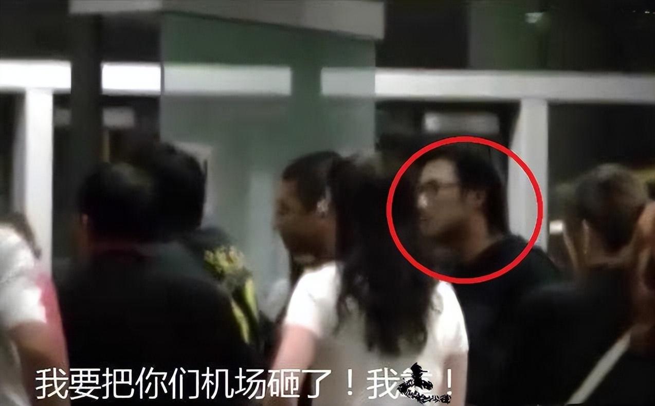 明明只是戏子,却把自己当大腕,论“耍大牌”,这4位明星够丢人