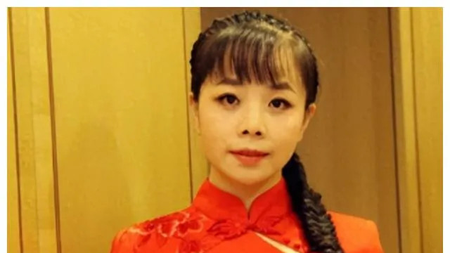 歌手王二妮：23岁成名，放弃百万年薪下嫁农村丈夫，如今过得怎样