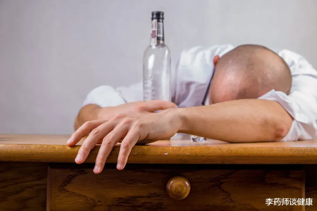 重磅！JAMA：酗酒者改为适度饮酒，10年后心血管事件发生率降低23%！