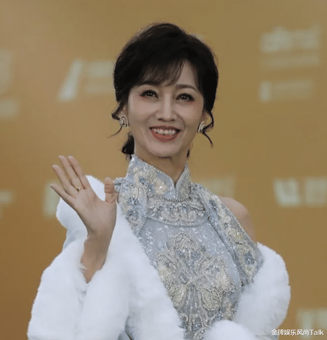 77岁石修近照曝光!与78岁刘江同框,网友惊呼:这年龄差太离谱