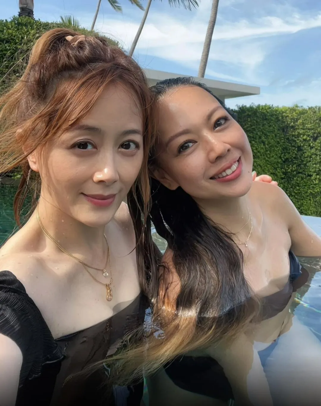 六位港星女神泰旅风情：泳装共赏阳光海浪间，星途起伏见证演艺人生