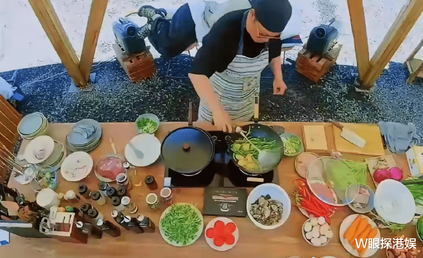 厨艺好爱干净一身腱子肉,44岁糙汉被“倒贴”,他是内娱新顶流