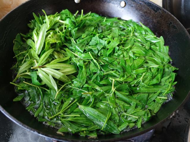 立夏吃饺子，韭菜和芹菜靠边站，3种“福气馅”夏日最鲜，别错过