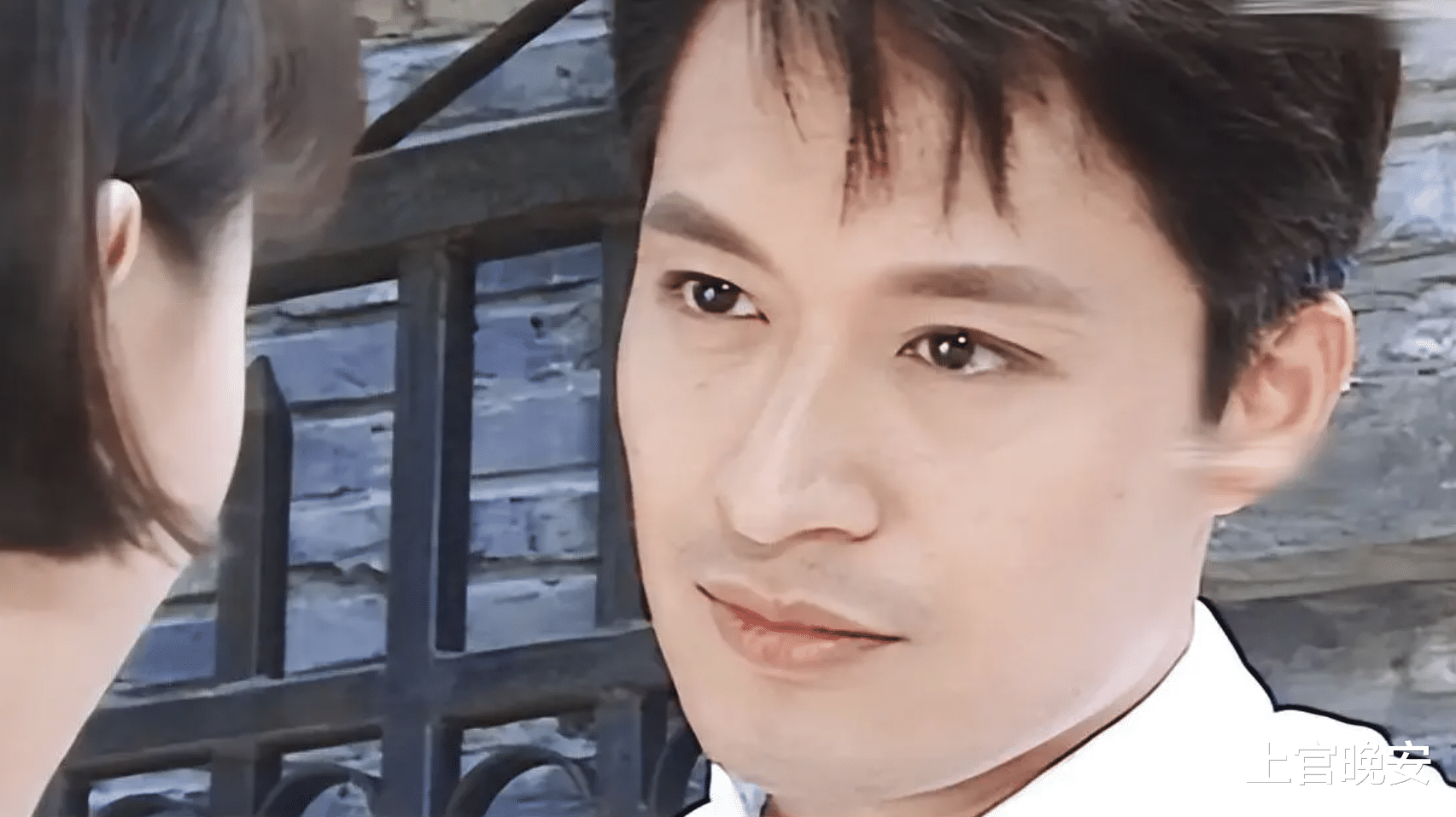 “天生桃花眼”的男星只服这6位，眉目传情自带苏感，看狗都深情