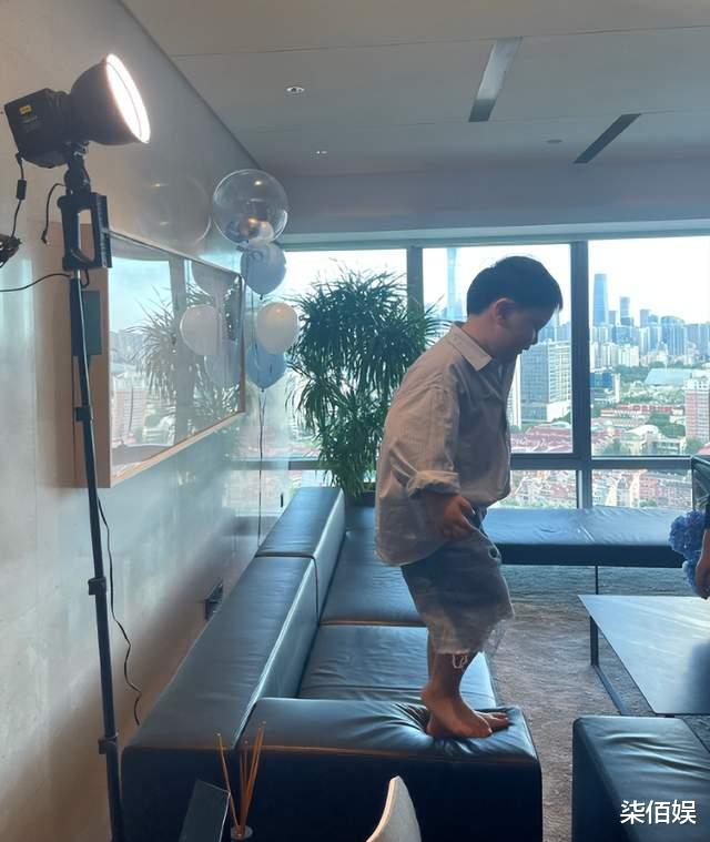 沈腾儿子6岁生日照曝光,小狮子越长越壮,隔代遗传一点不像爸妈