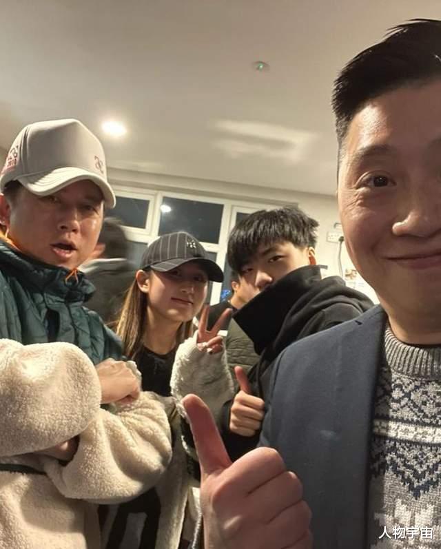 他太太离世4年仍无法释怀，带子女移民，直言适应英国生活不容易