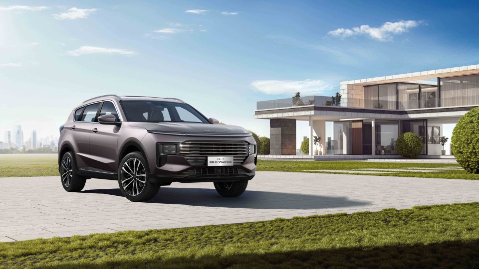今日上市！新增自适应远近光，配置不输20万级SUV，仅售12.99万！
