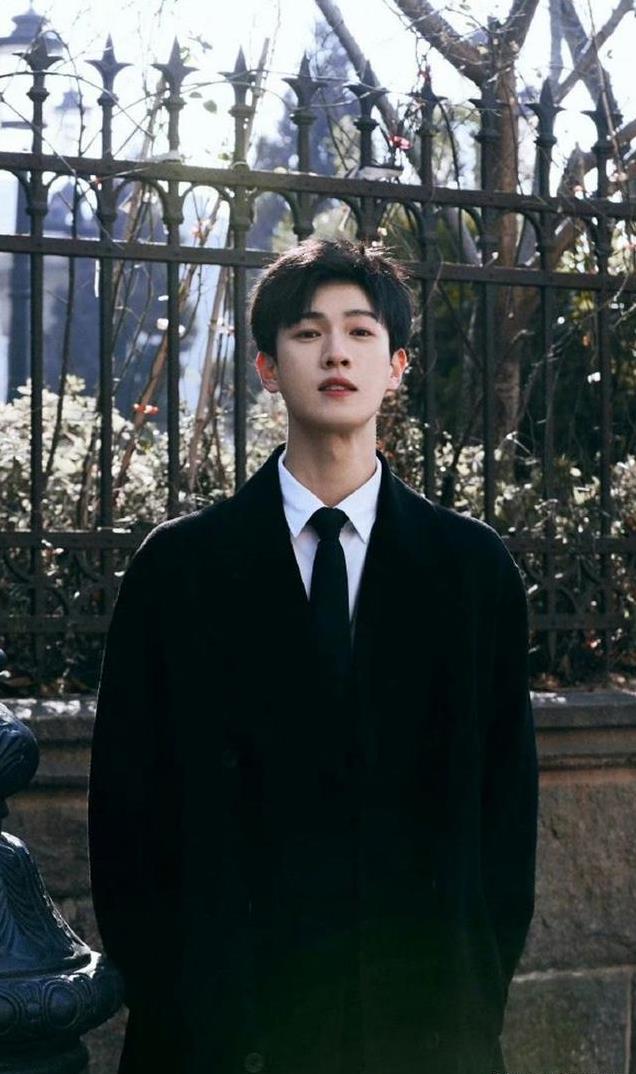 嫌《九重紫》男主太娘?别被他的脸骗了,他可是封神质子团成员啊