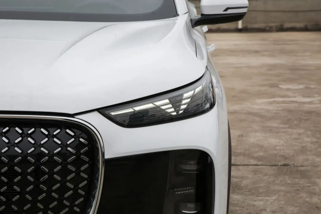奇瑞被低估的SUV，降至9万多，比瑞虎8漂亮，254马力+8AT，真厚道