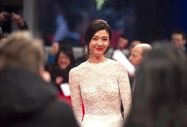 倪景阳：182的身高嫁给165的谢晖，39岁高龄生子，如今幸福吗？