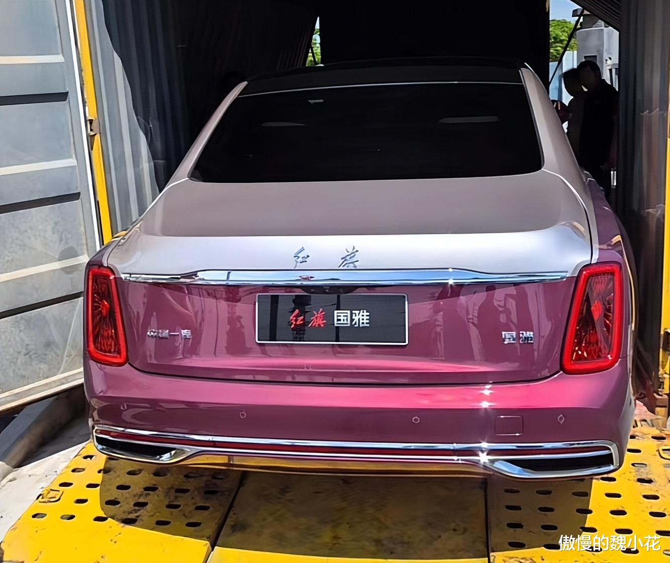指导价186万，一汽红旗“国雅”4.0T V8版进店，气场赶超迈巴赫！