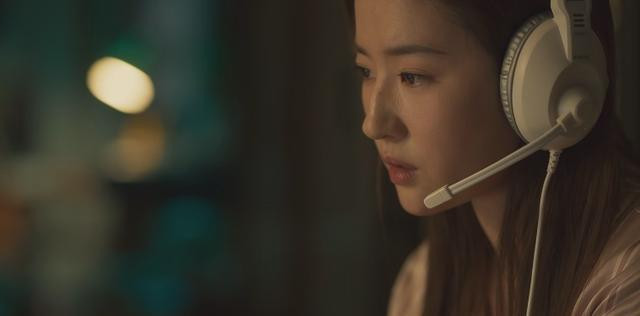 笑掉大牙！一脸褶子演“大学生”？央视《玫瑰的故事》选角真错误