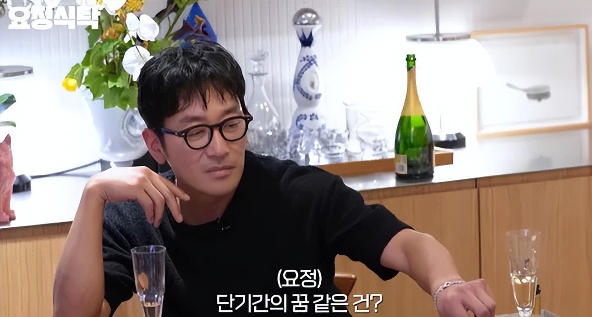 韩国知名男星,透露了结婚的意愿,想组建家庭,过抱着孩子的生活