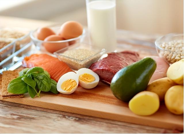 医生反复提醒：过了60岁，宁可在家里坐着不动，别出门做这3件事