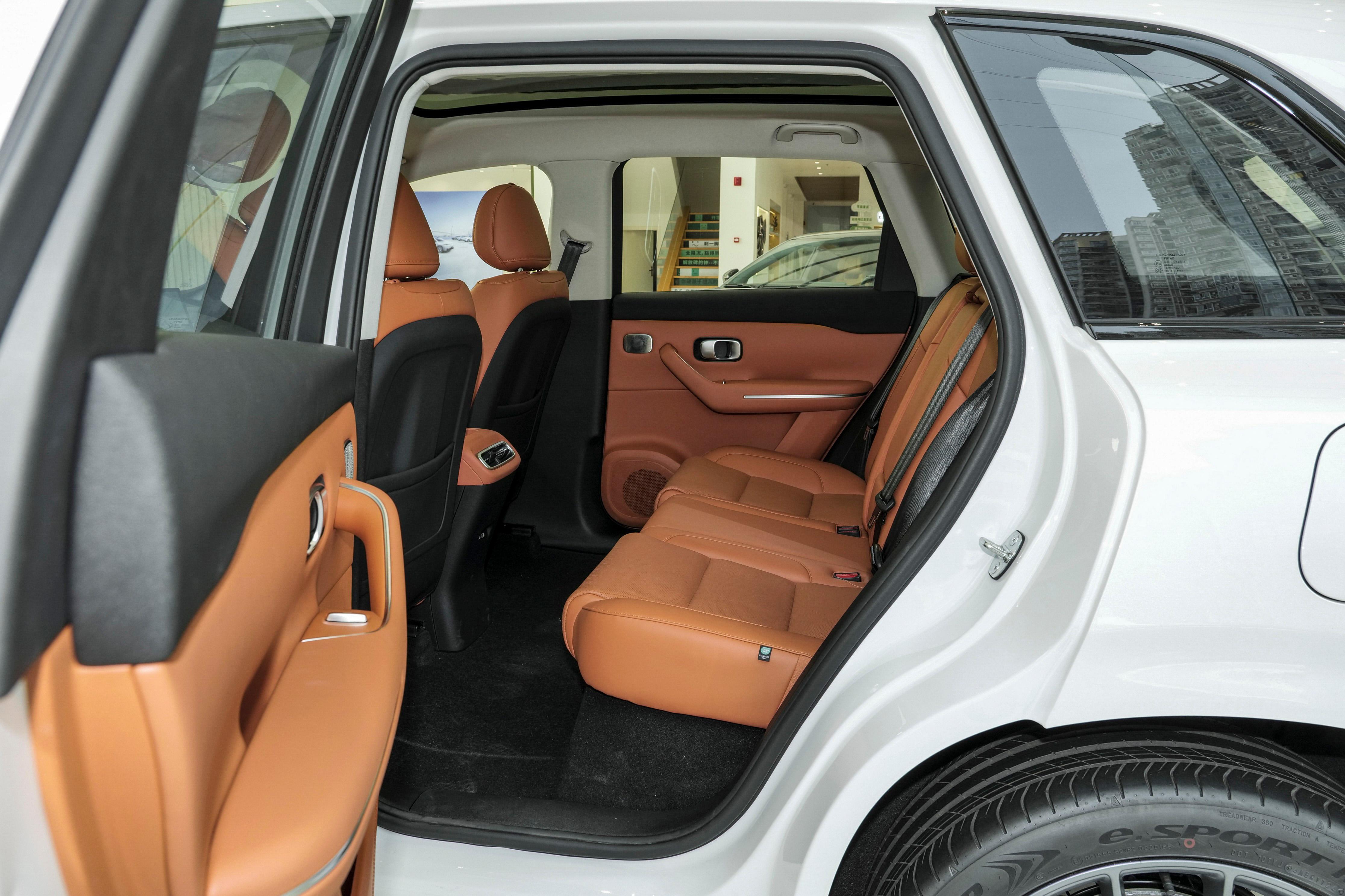 10万级新能源SUV，530km续航+后五连杆，还有哪些亮点？