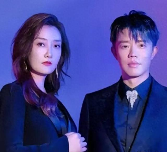 一个嫁经纪人,一个娶新疆女孩,曾毅玲花组合27年活该成传奇