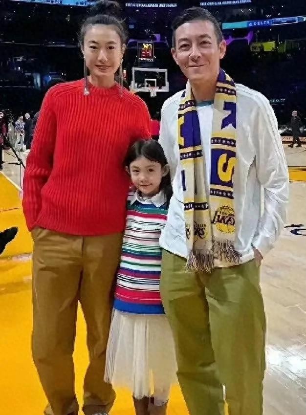 洛杉矶大火后,陈冠希的“求助”为啥让人觉得有点…