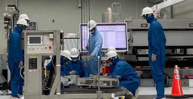 科技进步了总有人着急，荷兰正式宣布，谴责国产光刻机是“山寨”