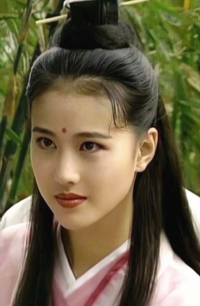 龅牙凸嘴依旧风华绝代，惊艳了一个世纪的6位女星，一个比一个美