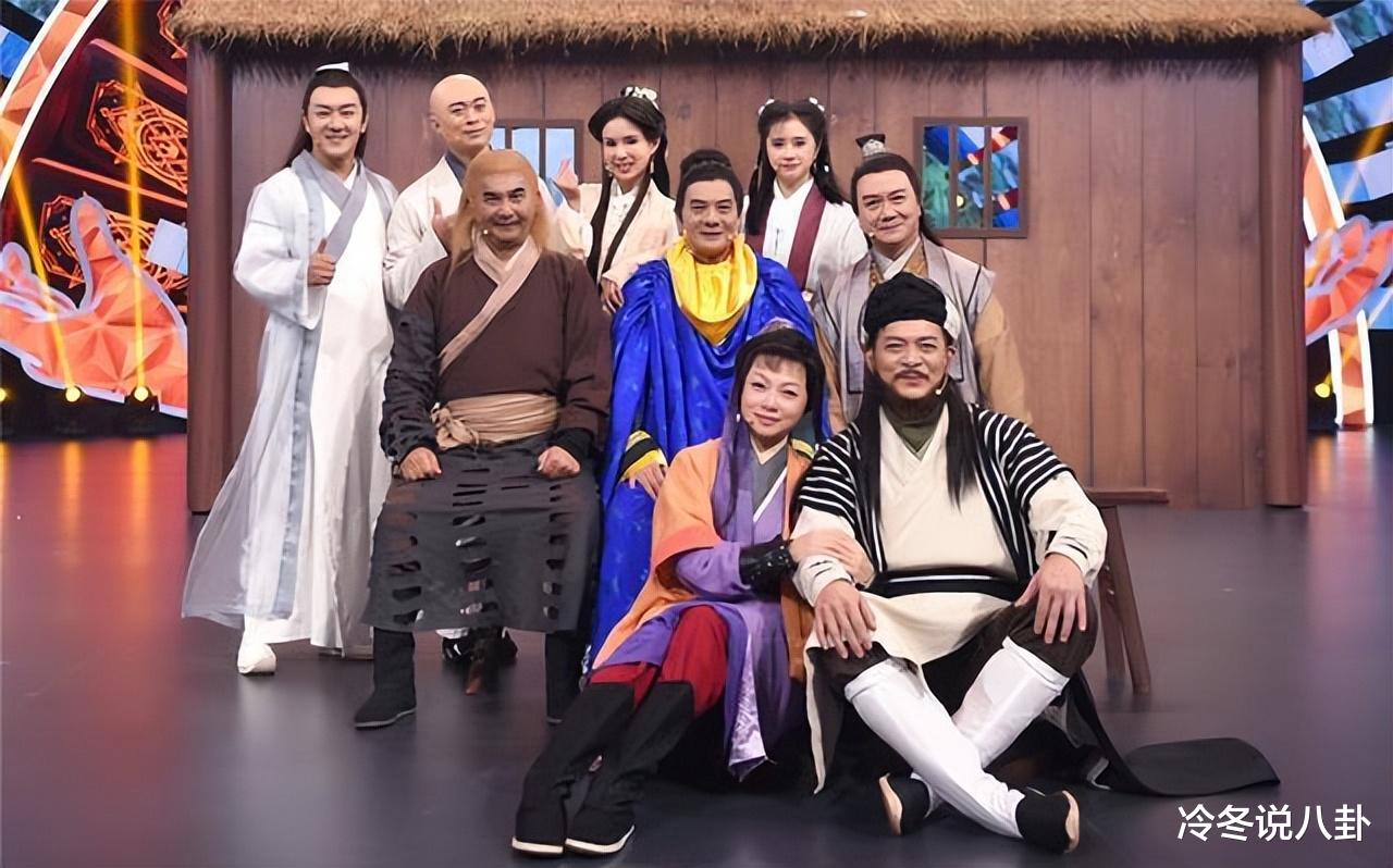 炒冷饭毁经典,一把年纪尬演成名角色,童年情怀还能卖几回?